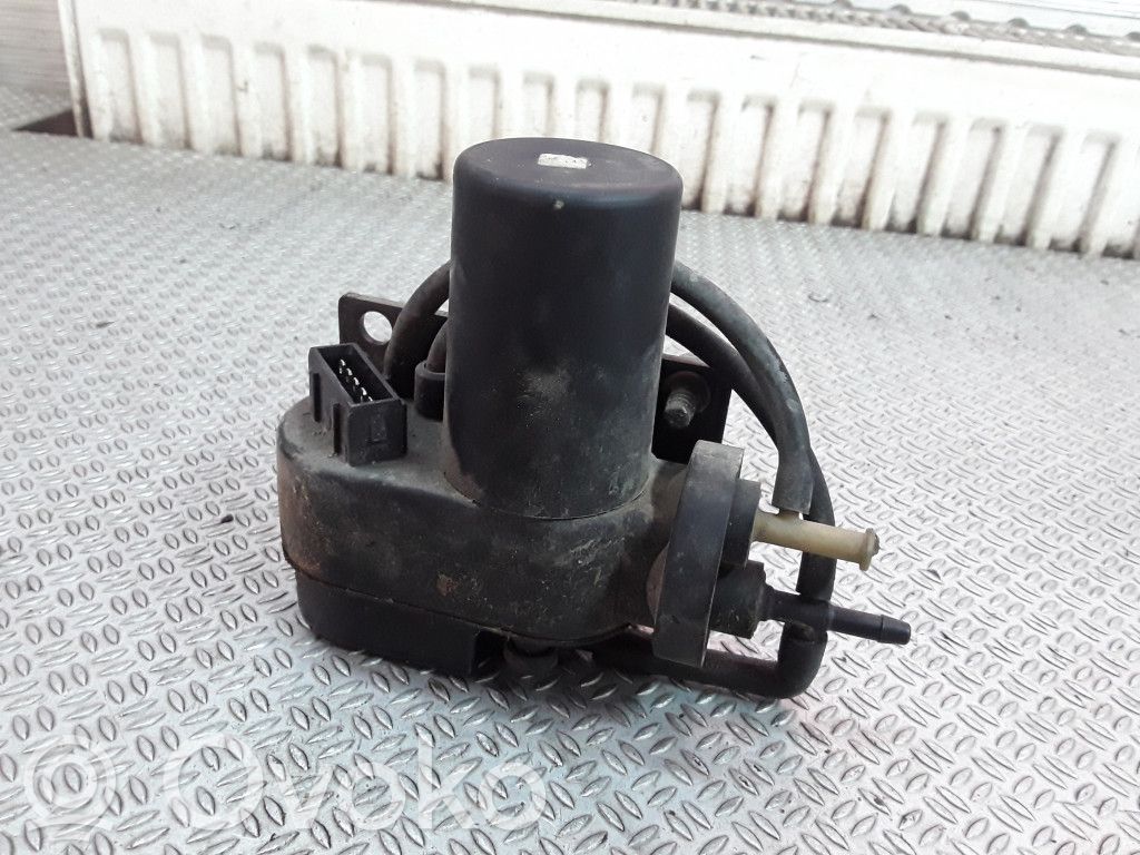Central locking vacuum pump   003572