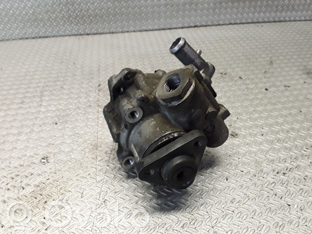 Alfa Romeo 156 Ohjaustehostimen pumppu 
