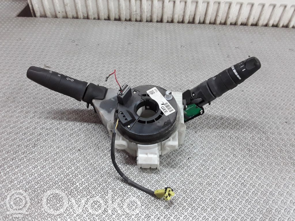 Nissan Micra Commodo, commande essuie-glace/phare 