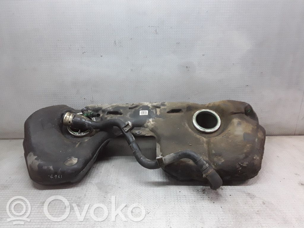 Fuel tank   6765703