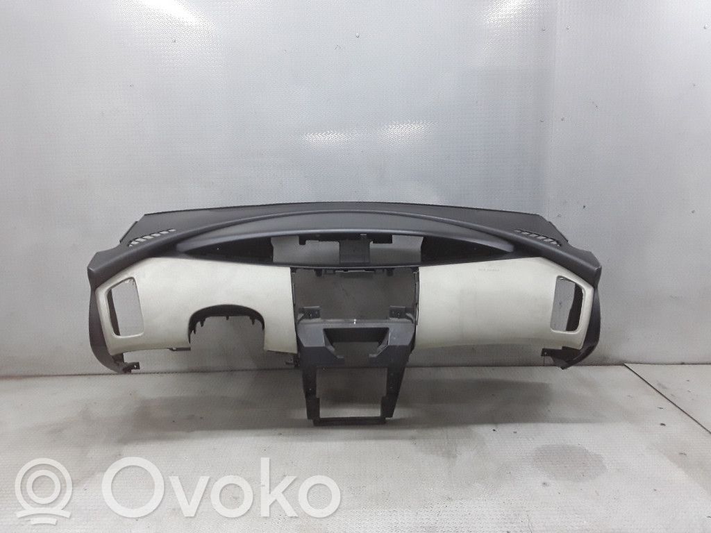 Dashboard   68200AV600