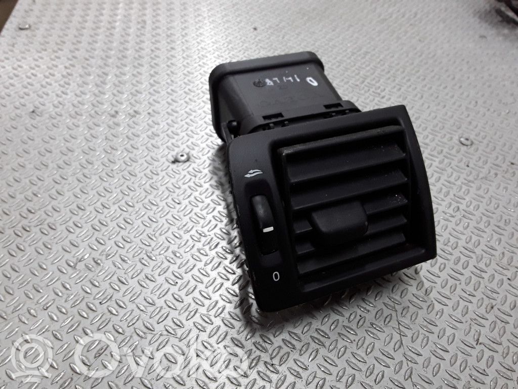 Grilă ventilație/ramă laterală bord   30715099
