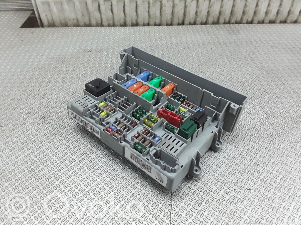 Drošinātāju bloks   690662403