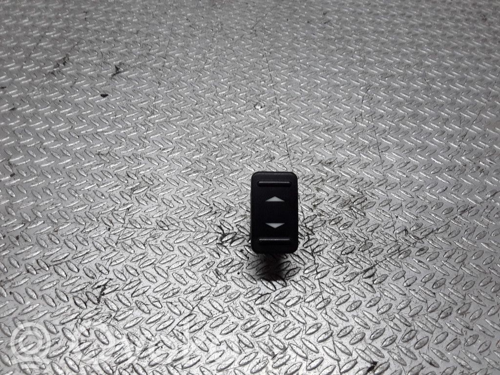 Electric window control switch   04032008