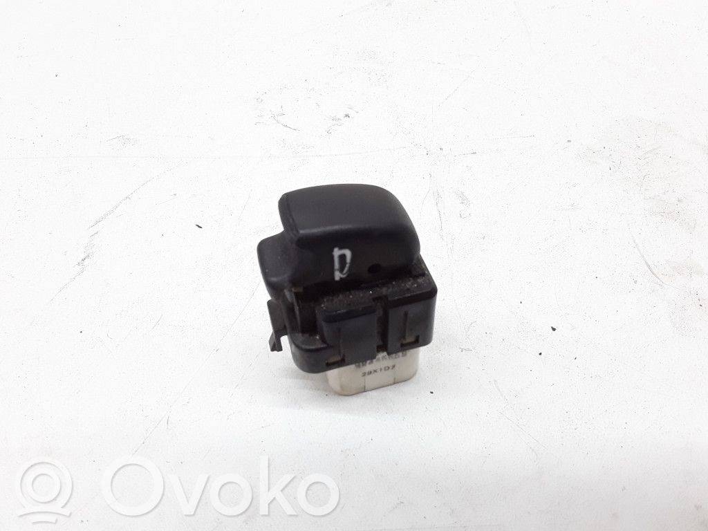 Mitsubishi Pajero Electric window control switch 