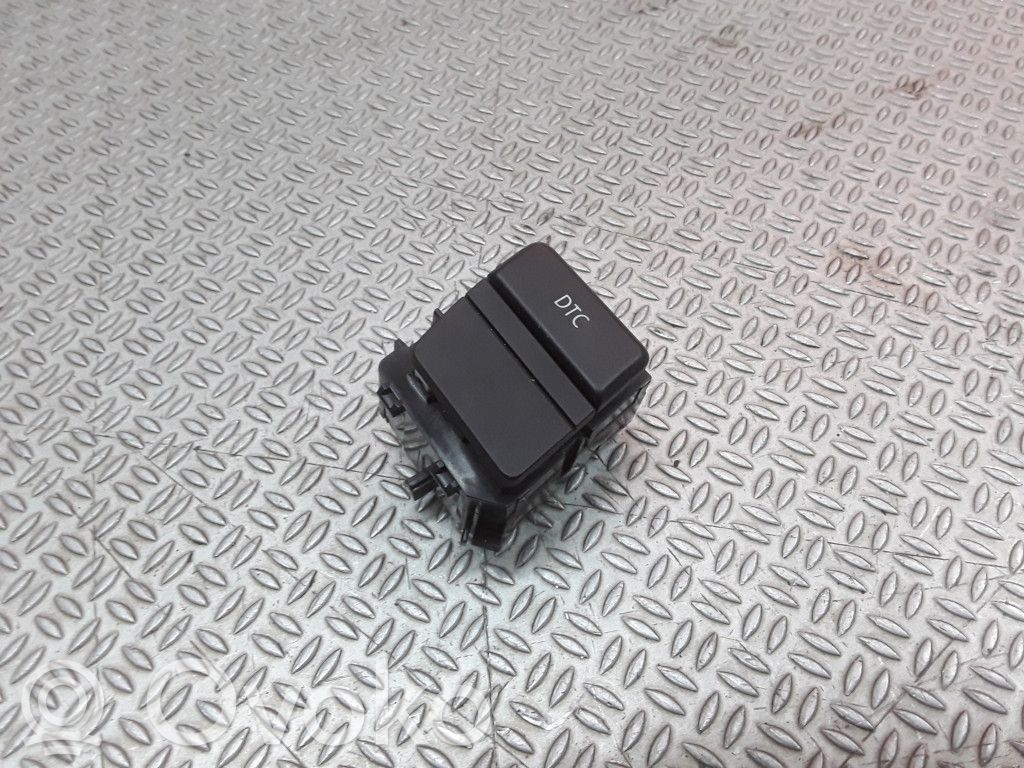 DTC switch   915905102