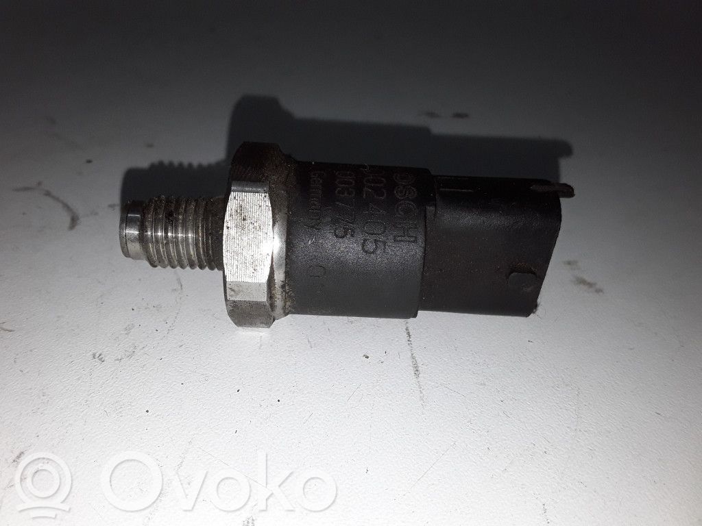 Senzor presiune combustibil   0281002405