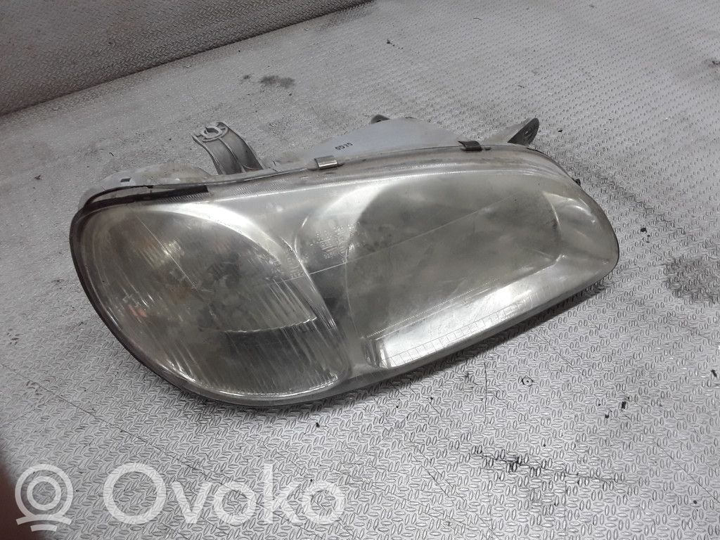 KIA Carnival Phare frontale 