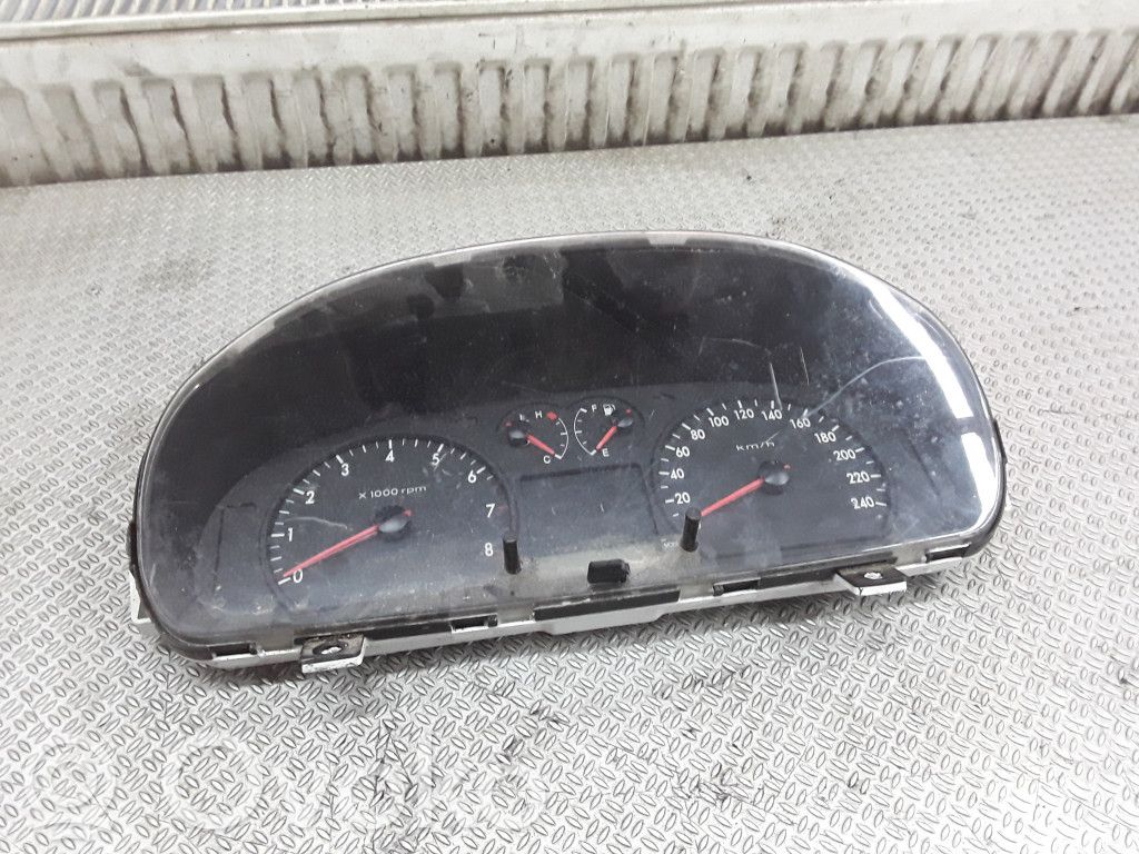 Nopeusmittari (mittaristo)   940033C345