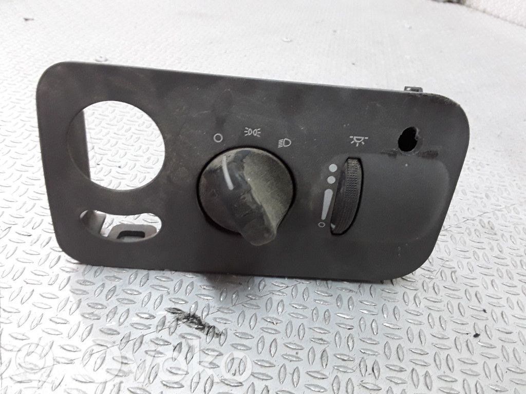 Chrysler Town & Country IV Light switch 