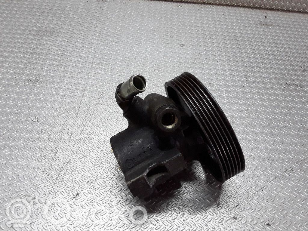 Peugeot 406 Ohjaustehostimen pumppu 