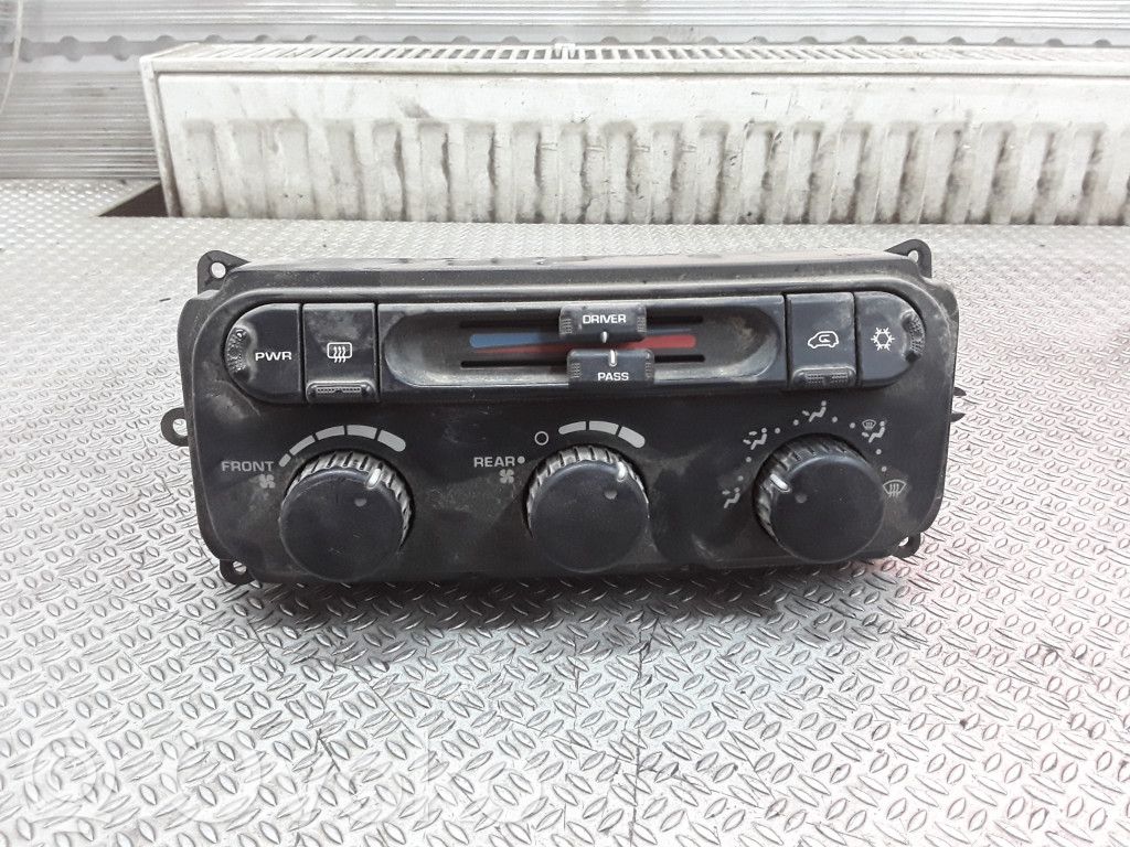 Chrysler Voyager Climate control unit 