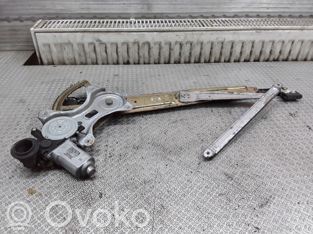 Toyota Corolla Verso E121 Regulador de puerta delantera con motor