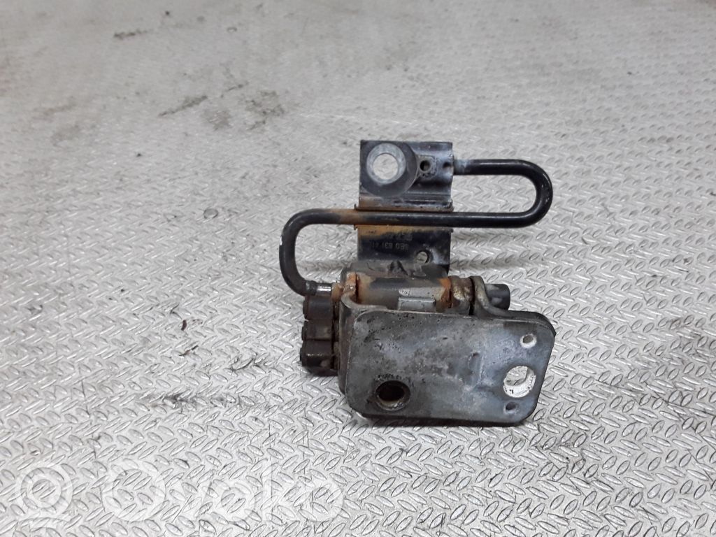 Audi A6 S6 C6 4F Front door lower hinge 