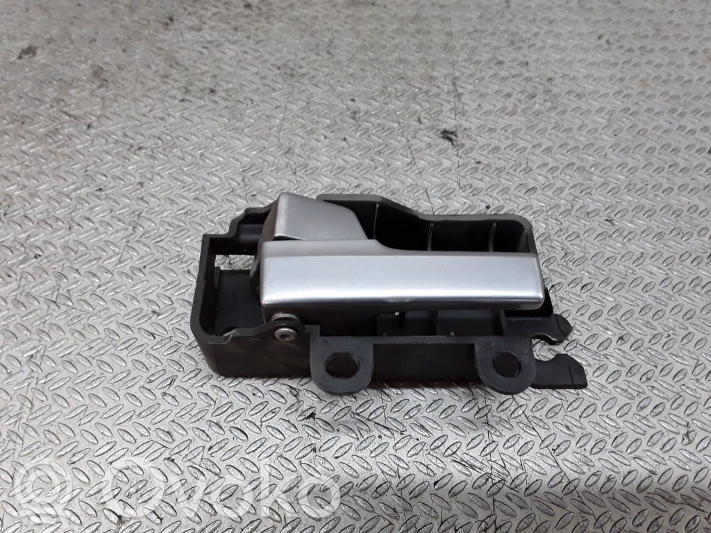 Manecilla interna puerta trasera   3M51R22601