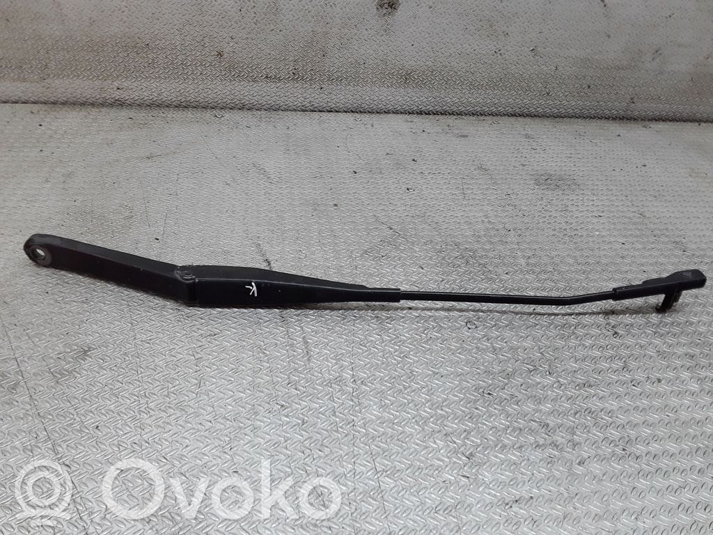 Ford Focus Front wiper blade arm 