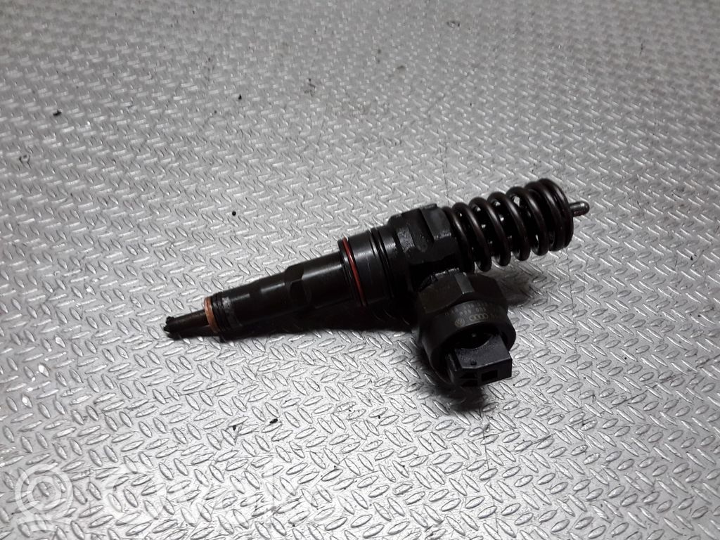 Volkswagen PASSAT B5 Iniettore