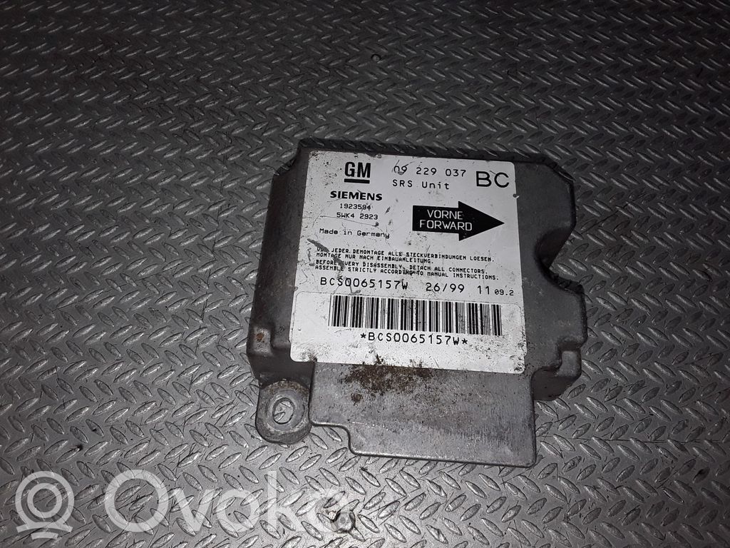 Module de contrôle airbag   5WK42923,09229037BC
