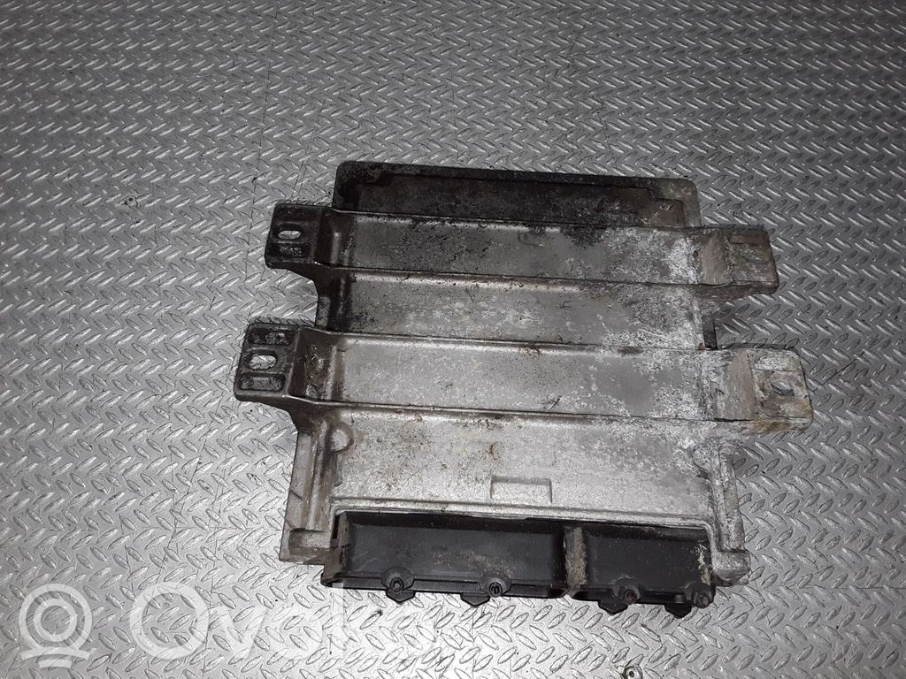Variklio valdymo blokas   NNW004140