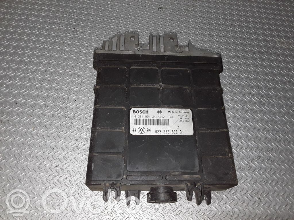 Volkswagen Golf III Engine control unit/module 