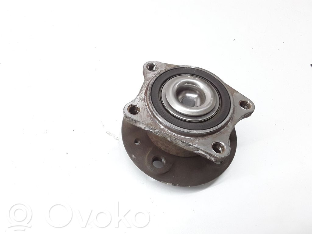 Rear wheel hub