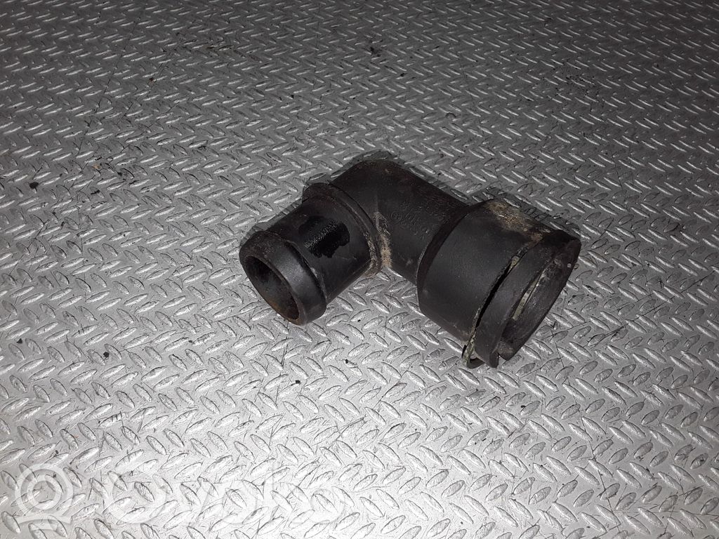 Volkswagen Golf III Engine coolant pipe/hose 