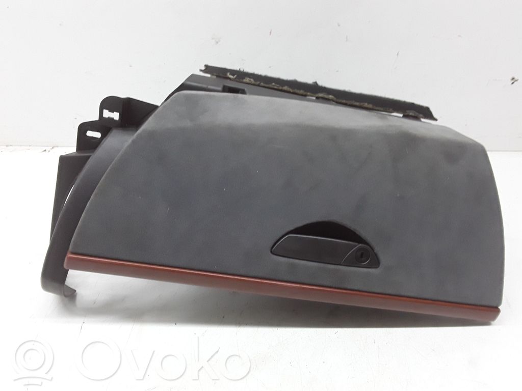 Citroen C8 Daiktadėžės (bordačioko) komplektas 