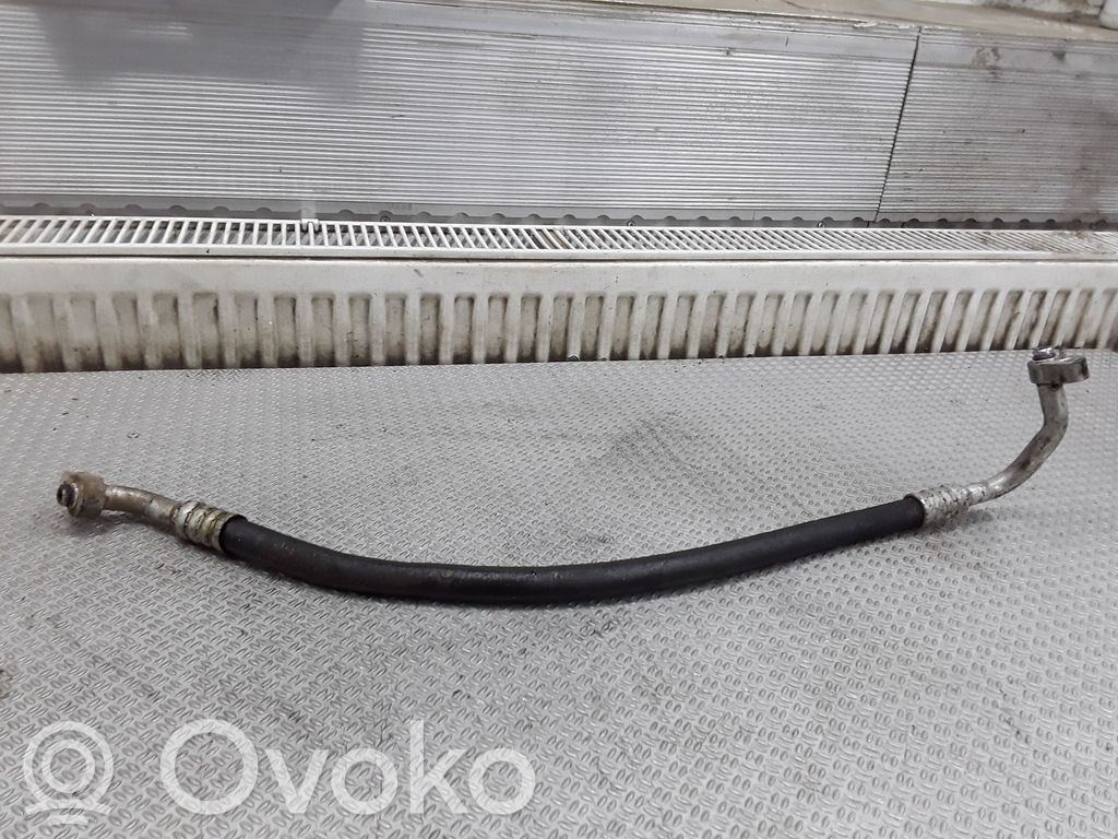 Volkswagen Golf IV Ilmastointilaitteen putki (A/C) 