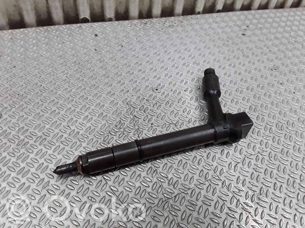 Inyector de combustible   TJBB01901D