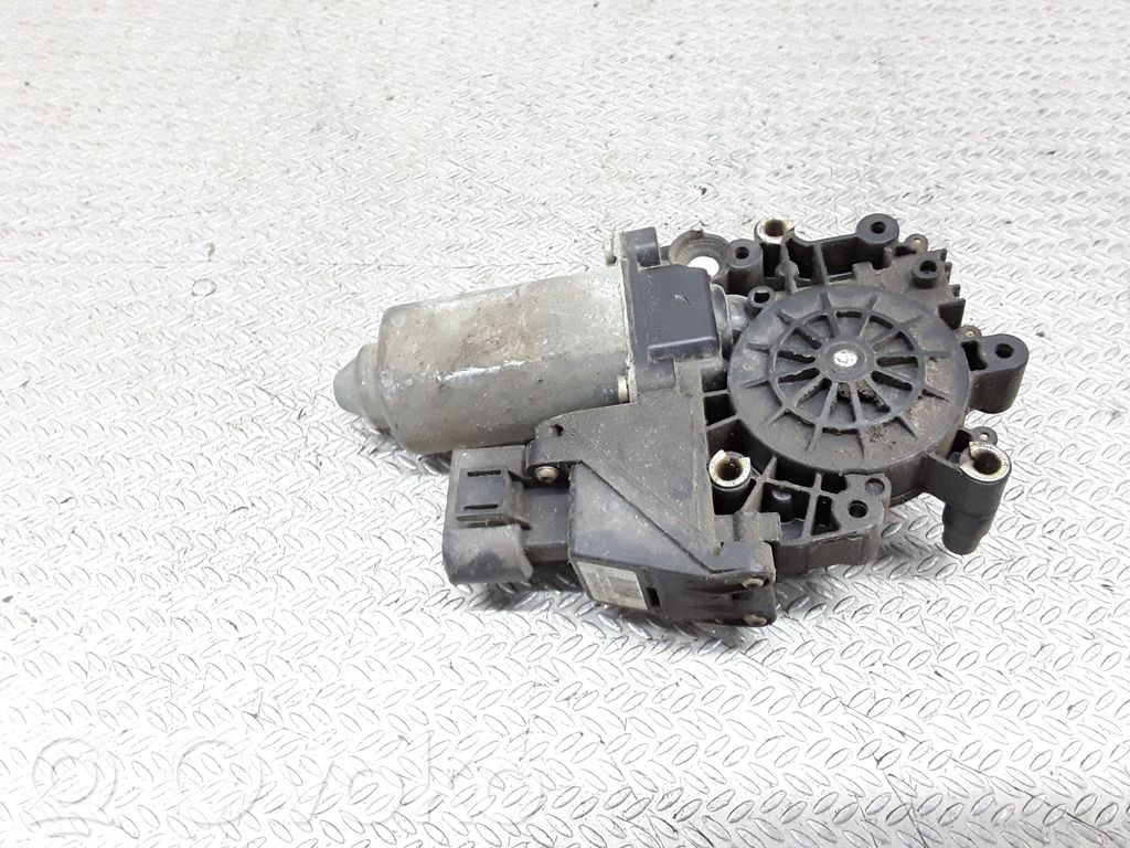 Audi A4 S4 B5 8D Asa reguladora de la puerta trasera 