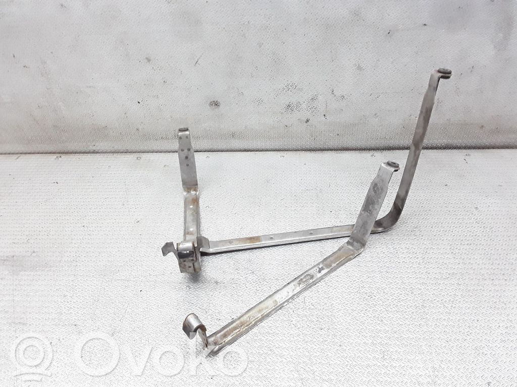 Sangle de réservoir de carburant