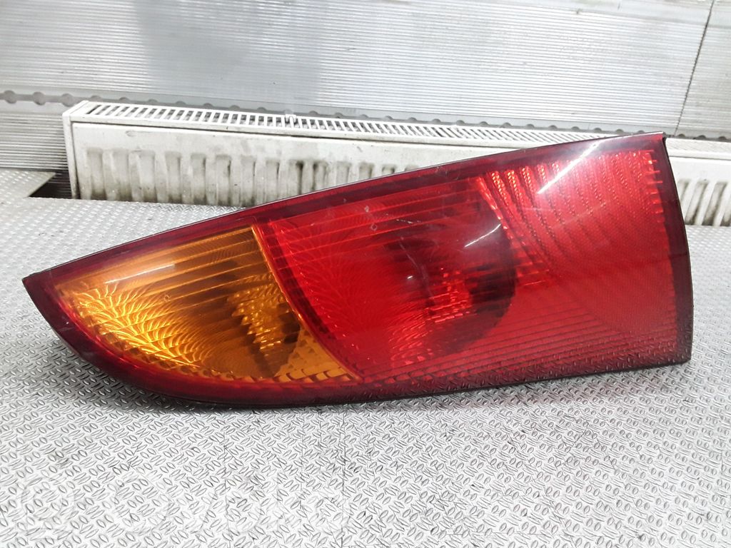 Ford Focus Aizmugurējais lukturis virsbūvē 