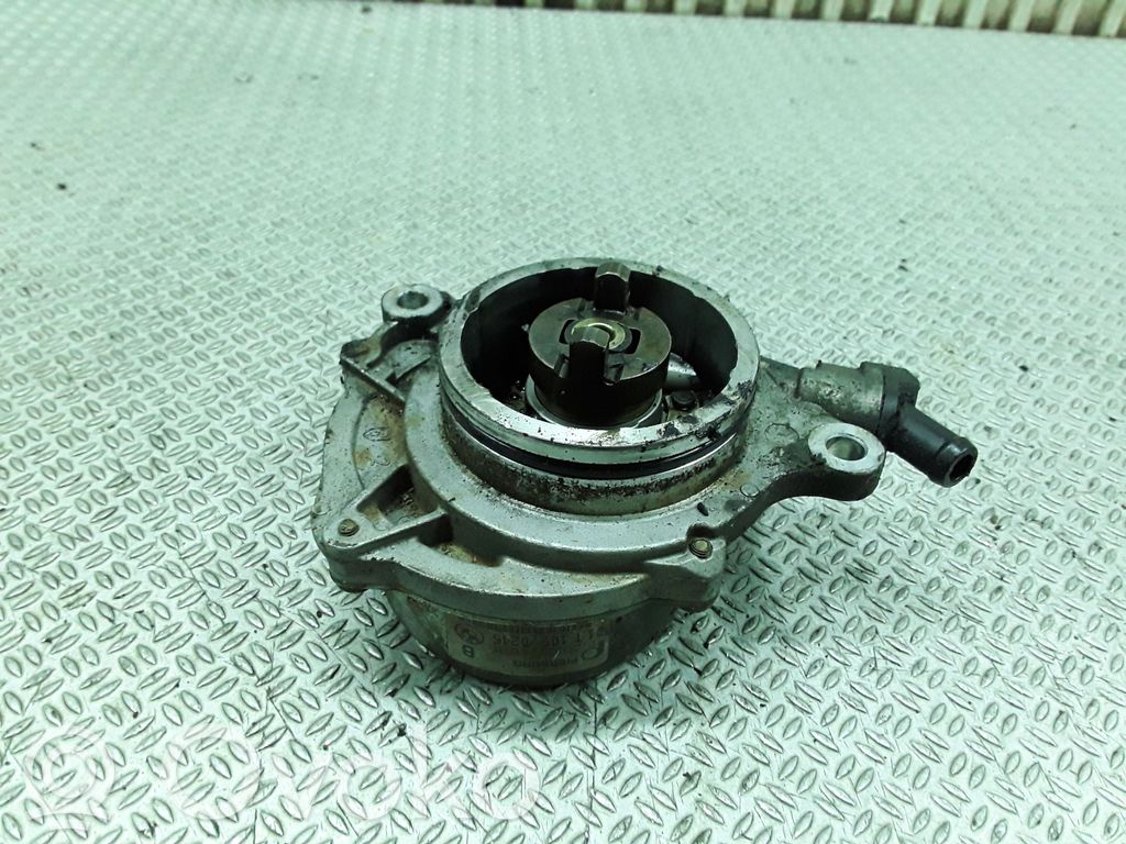 BMW 5 E39 Vacuum pump 