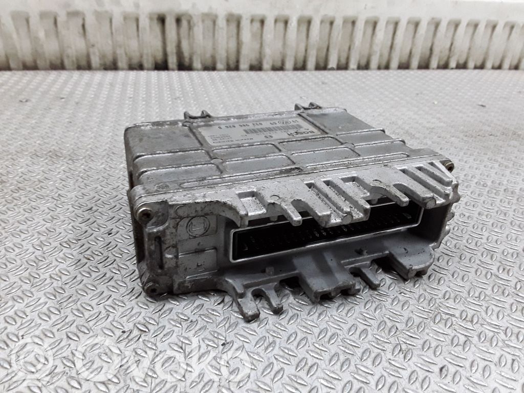 Unidad de control/módulo del motor   032906026D,0261203314