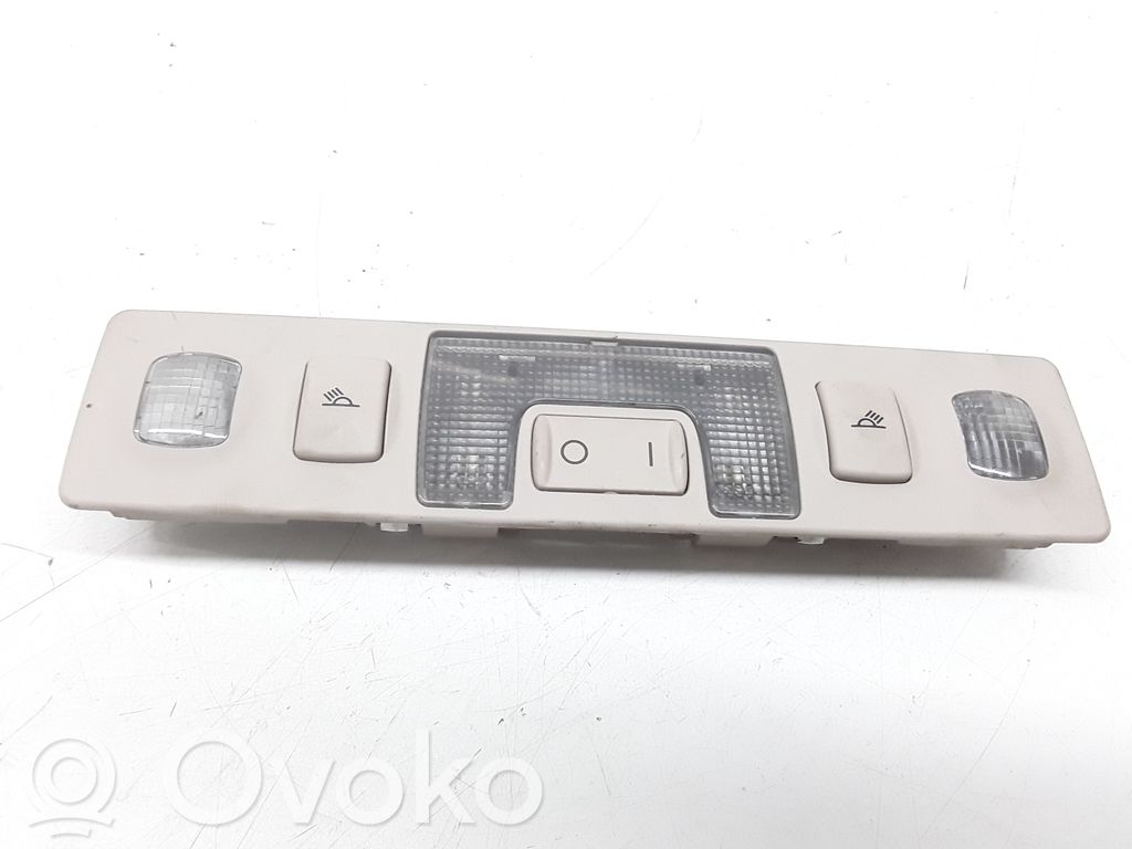 Etuistuimen valo   4B0947111