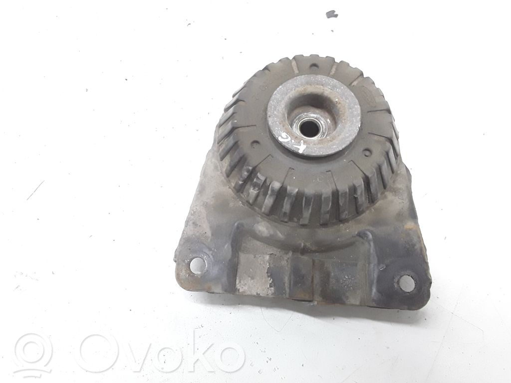 Coil spring/strut mount