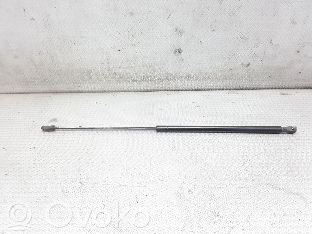 Audi A4 S4 B5 8D Dzinēja pārsega amortizators 