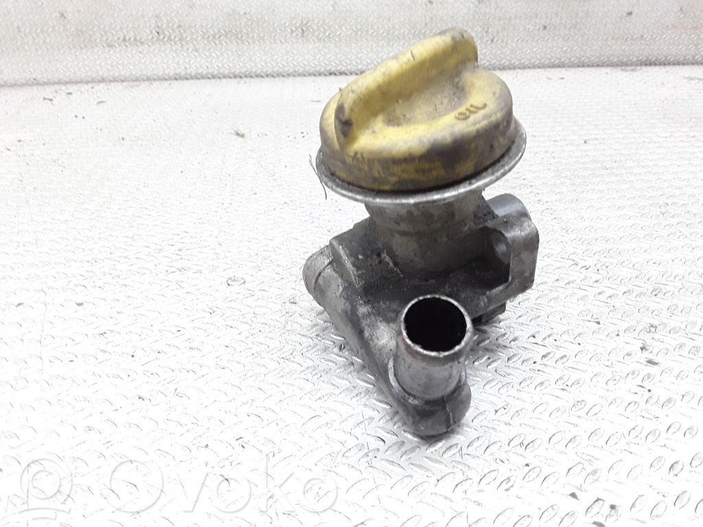 Opel Vectra C Korek wlewu oleju 