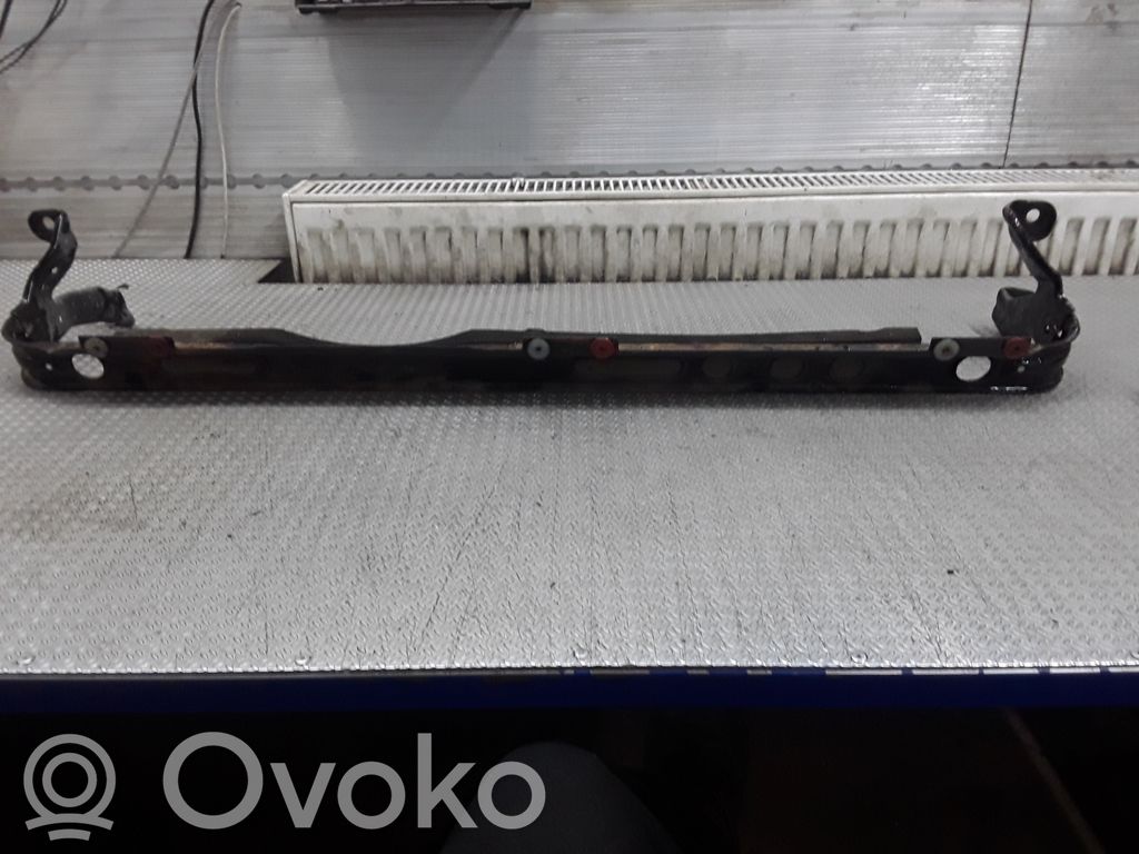 Ford Focus Traverse inférieur support de radiateur 