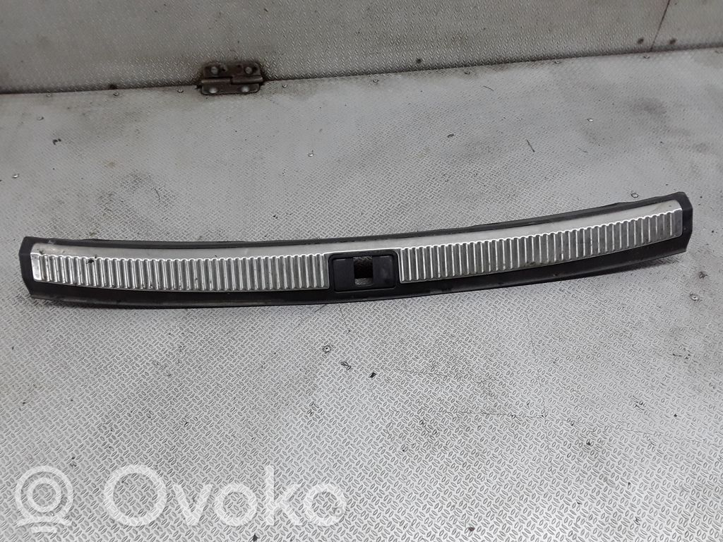 Audi A4 S4 B7 8E 8H Bagažinės slenksčio apdaila 