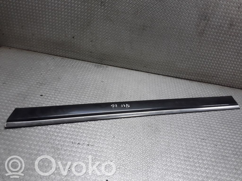 Audi A8 S8 D2 4D Listwa drzwi tylnych 