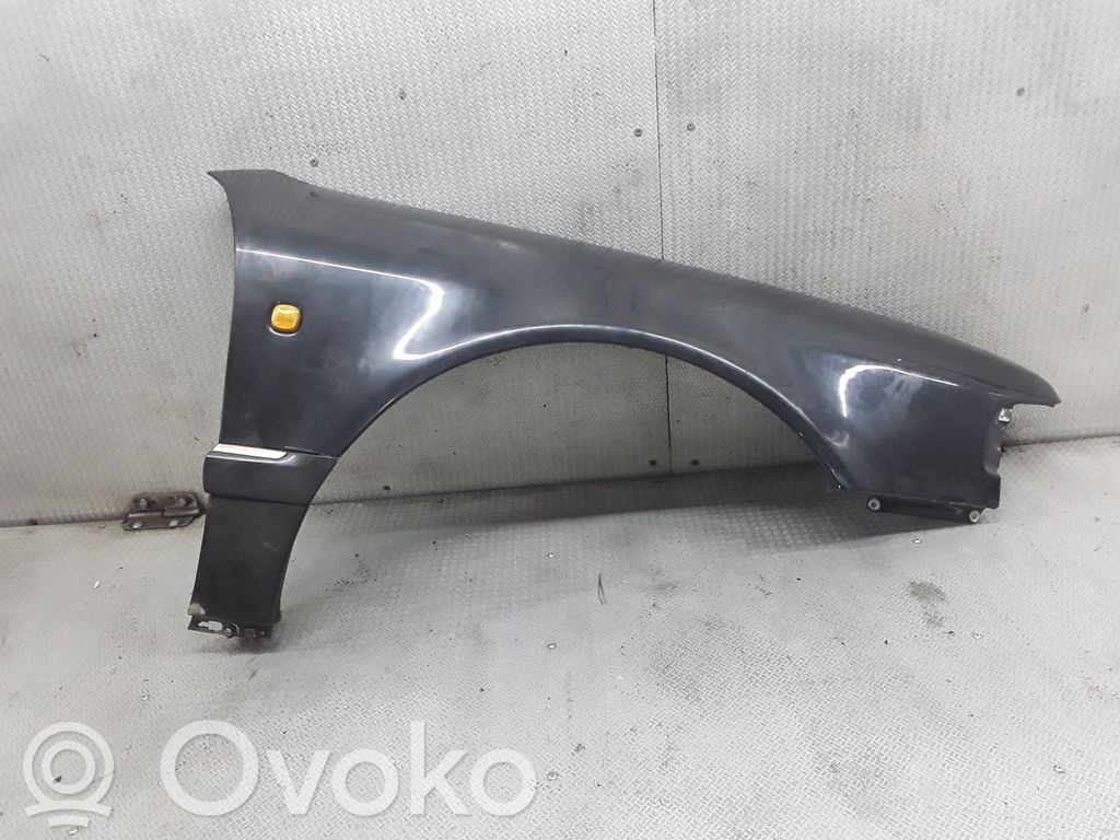 Audi A8 S8 D2 4D Sparnas 