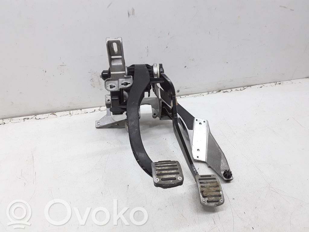 Assemblage pédale   8E2721316