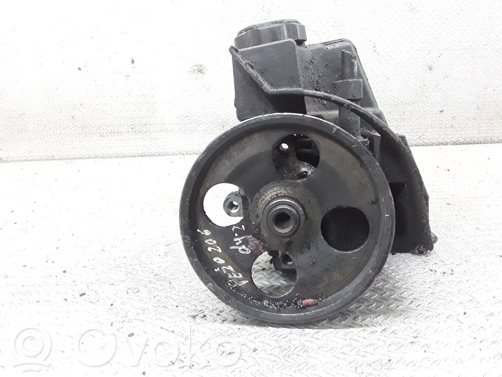 Peugeot 206 Power steering pump 