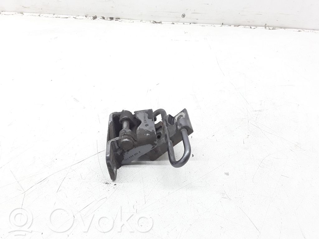 Volkswagen Jetta V Zawias dolny drzwi tylnych 
