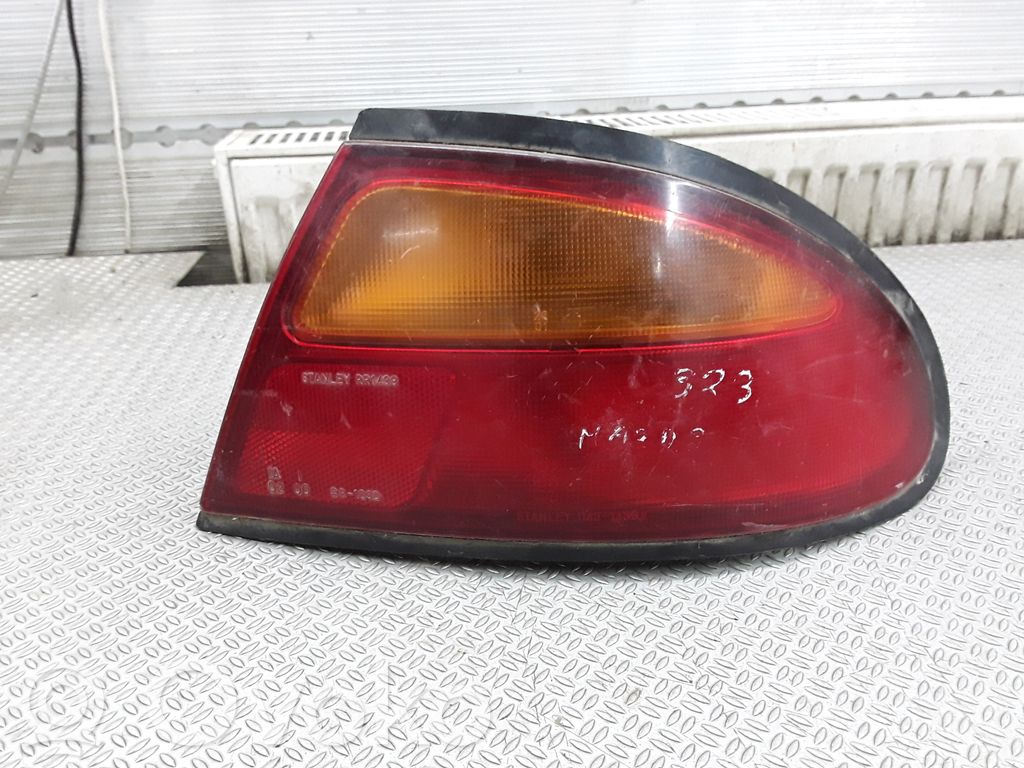 Mazda 323 F Takavalot 