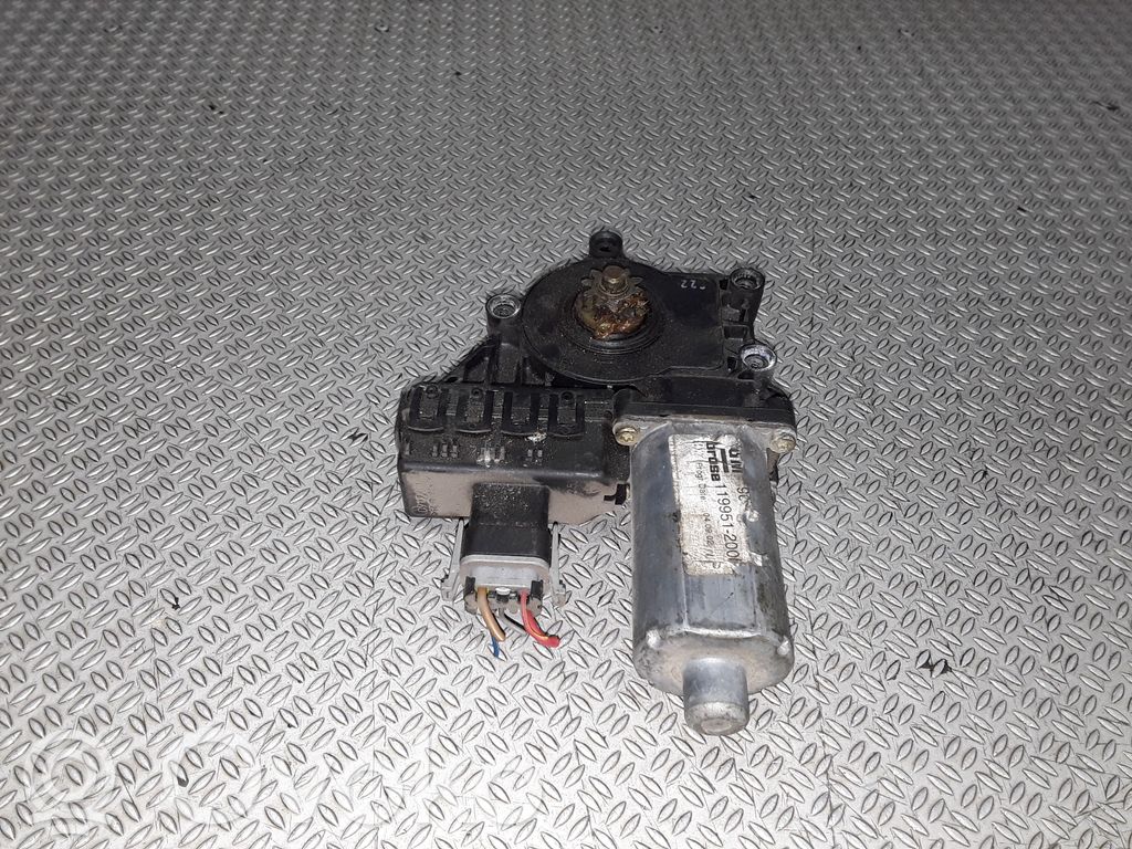 Opel Zafira A Silnik regulatora szyby drzwi przednich 