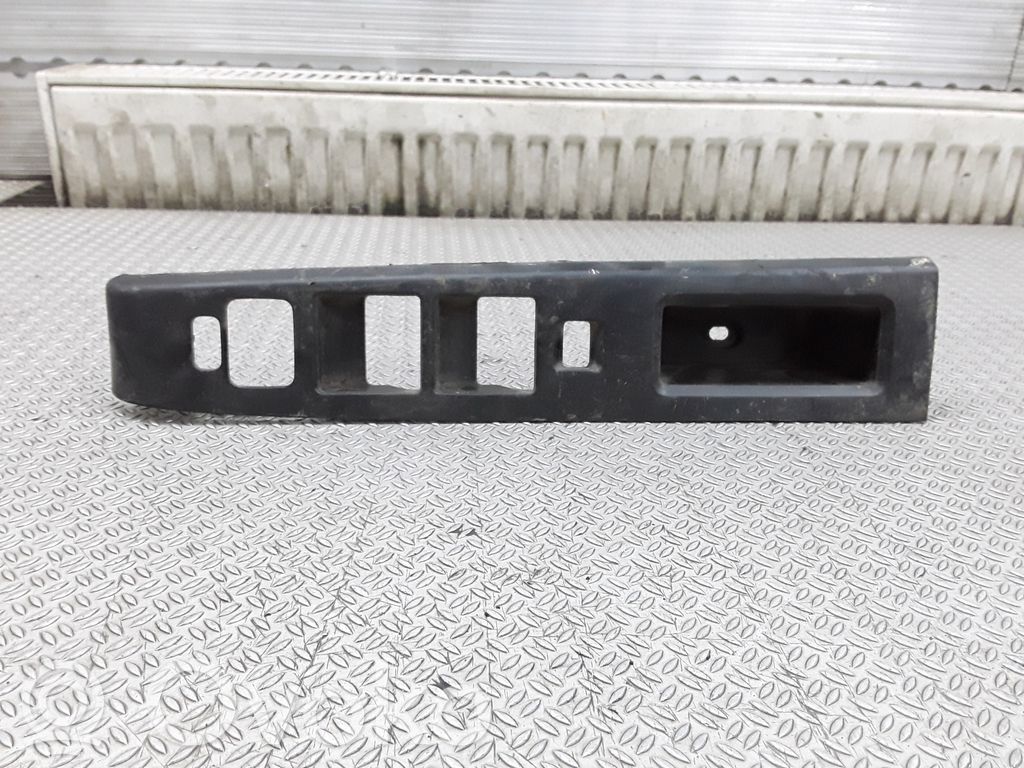 Mazda 5 Front door interior handle trim 