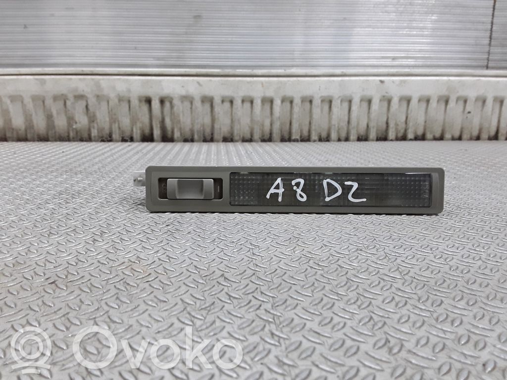 Audi A8 S8 D2 4D Lampka podsufitki tylna 