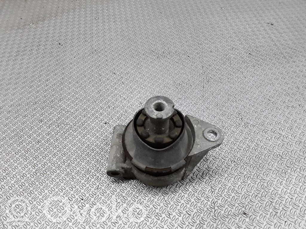 Engine mount bracket   24427641